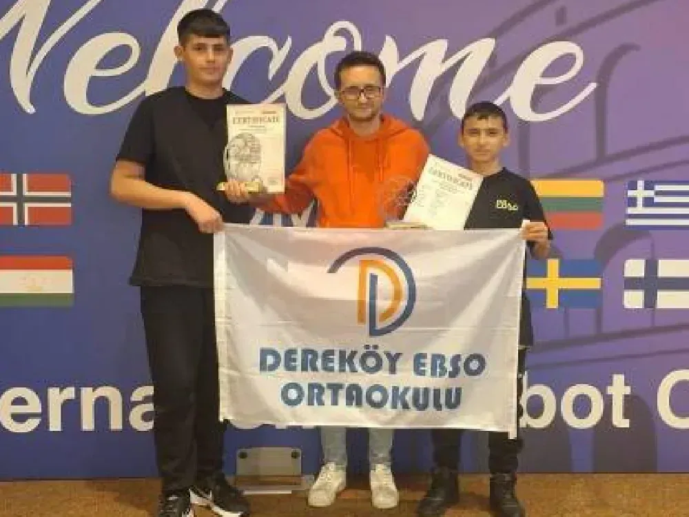 EBSO'nun ortaokulu İtalya'dan dünya ikincisi olarak döndü