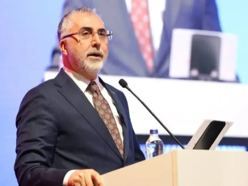 Çalışma Bakanı Işıkhan İzmir'de işçi-işveren zirvesi düzenliyor