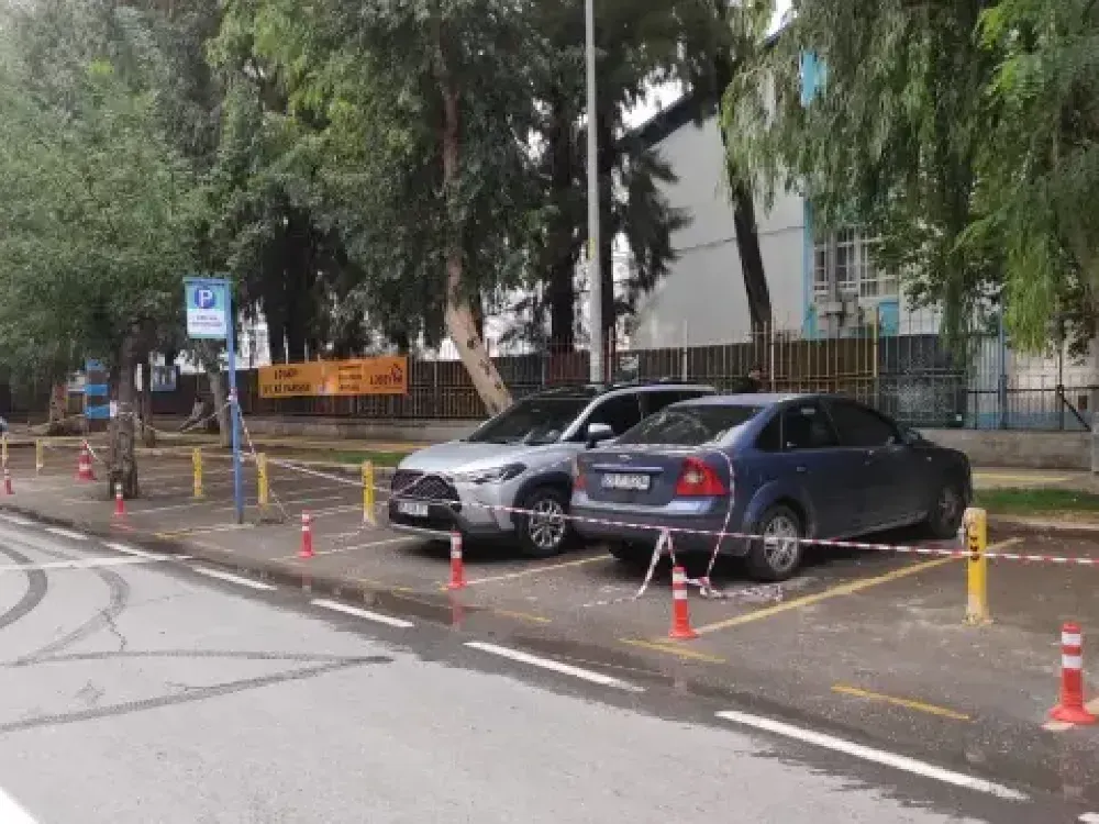 Özgener'den İzmir'i felç eden soruna 4 bin araçlık otopark çözümü