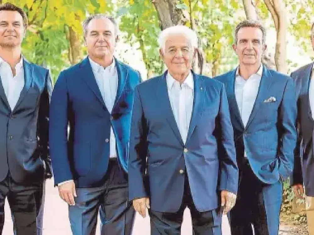 Milyarlık aileye bir şok daha.... 110 yıllık holding borca batık çıktı