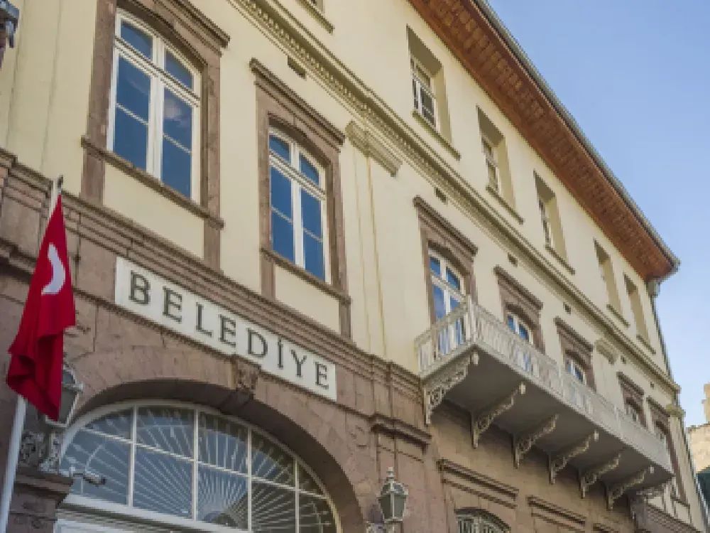 İzmir'e 110 milyar liralık bütçe... 18 milyar lira borçlanılacak...