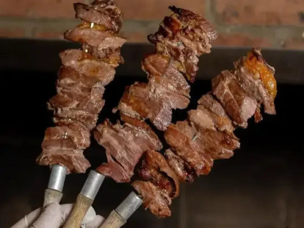 Bornova’da kebapta kanatlı, lahmacunda sakatat çıktı