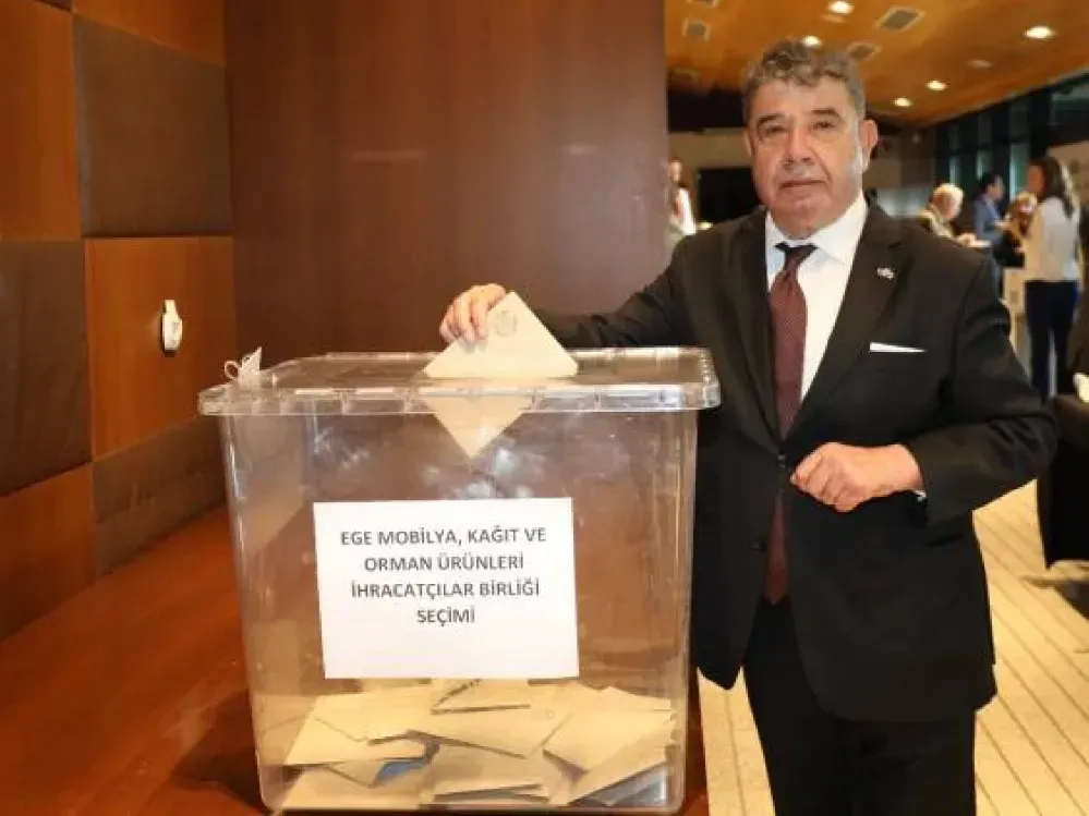 Egeli mobilya ihracatçıları Ali Fuat Gürle’yi başkanlığa tekrar seçti