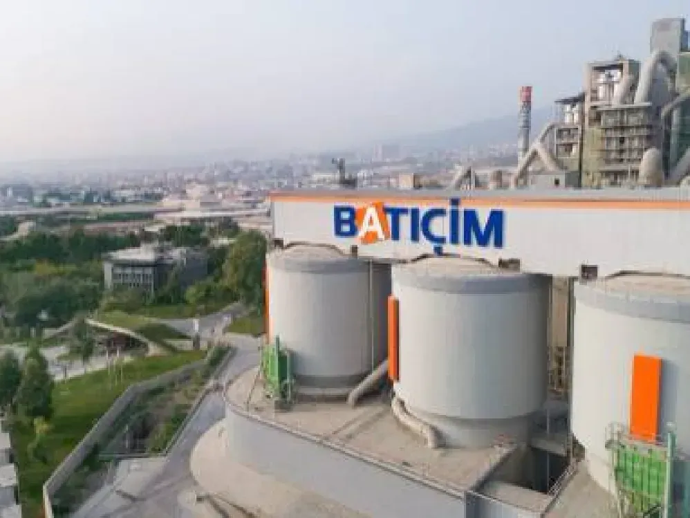 İzmirli çimento devinden borsada iki hamle