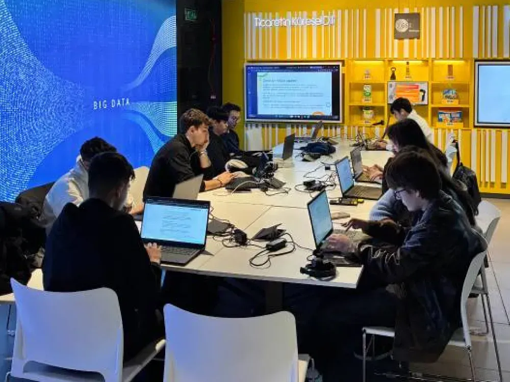 Kentimiz İzmir’den geleceğe yatırım: 800 çocuğa yapay zeka eğitimi