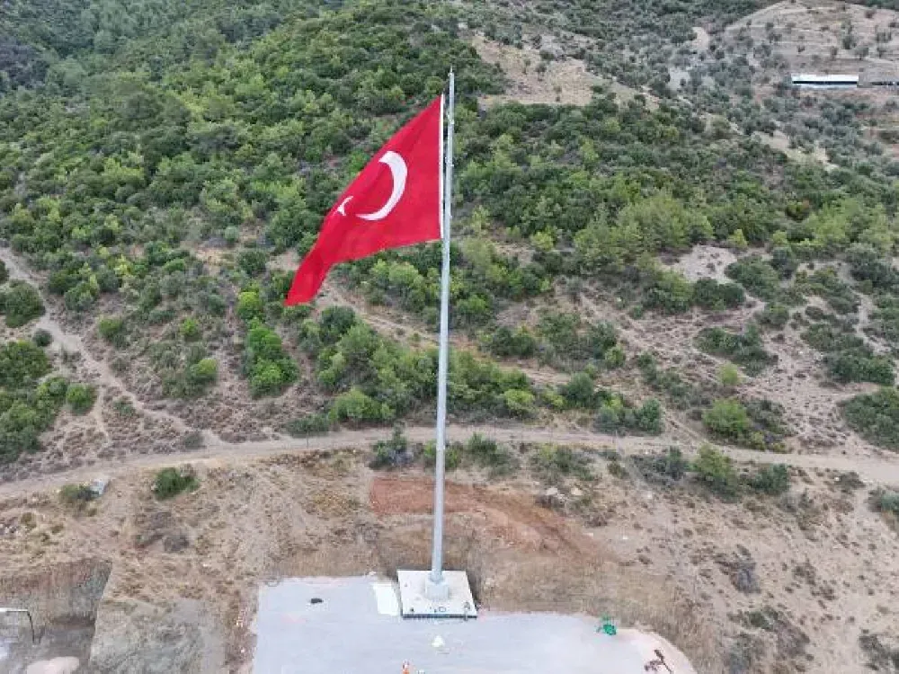 İzmir'in en büyük Türk Bayrağı geliyor... İZTO'dan Cumhuriyet'e yakışan adım