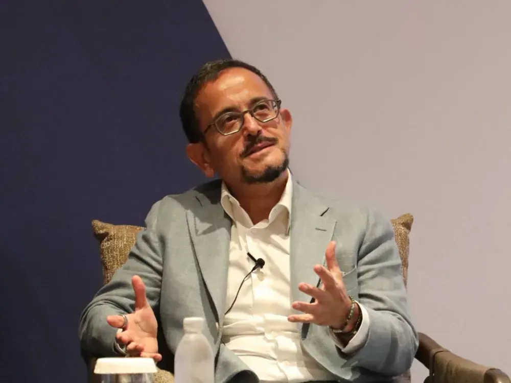 Ali Sabancı’dan kaza geçirdiği Yunan adasına bağış